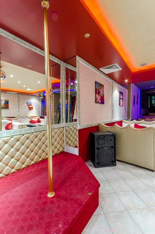Hotel Cosmos أسينوفغراد المظهر الخارجي الصورة