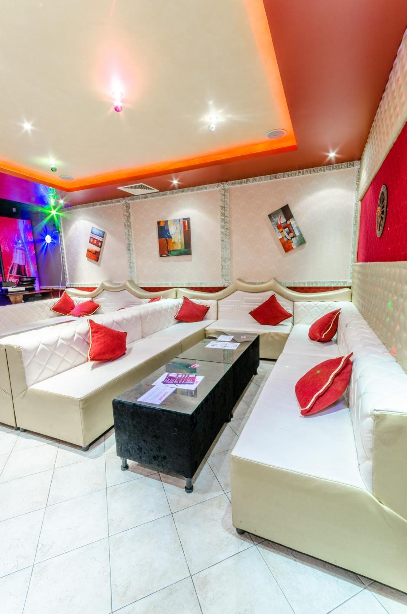 Hotel Cosmos أسينوفغراد المظهر الخارجي الصورة