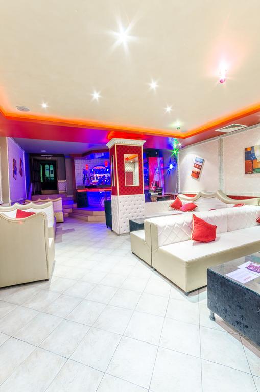 Hotel Cosmos أسينوفغراد المظهر الخارجي الصورة