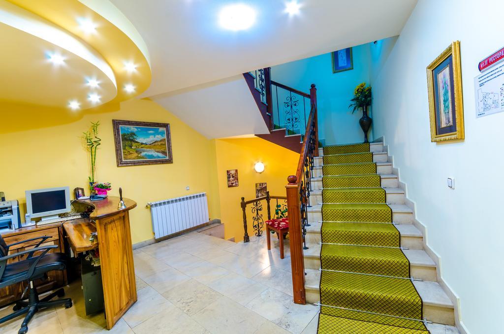 Hotel Cosmos أسينوفغراد المظهر الخارجي الصورة